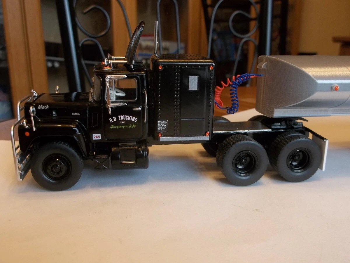 The CONVOY Rubber Duck Truck: Modified IXO TR100 Mack R + Custom Trailer - 1/43
