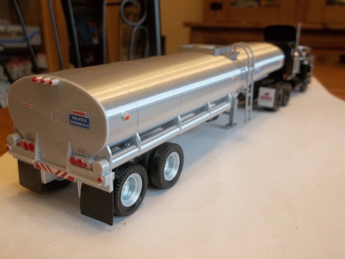 The CONVOY Rubber Duck Truck: Modified IXO TR100 Mack R + Custom Trailer - 1/43 - Image 6