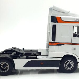 Ixo 1/18 Scale PLC30214 - DAF XF Space Truck - White