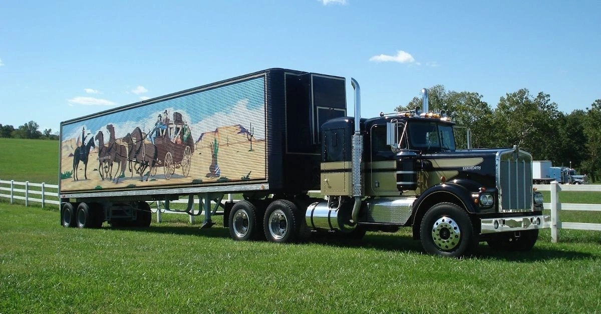Smokey and the Bandit Kenworth W900 w/ Trailer in 1:18 scale by Road Kings - Image 7