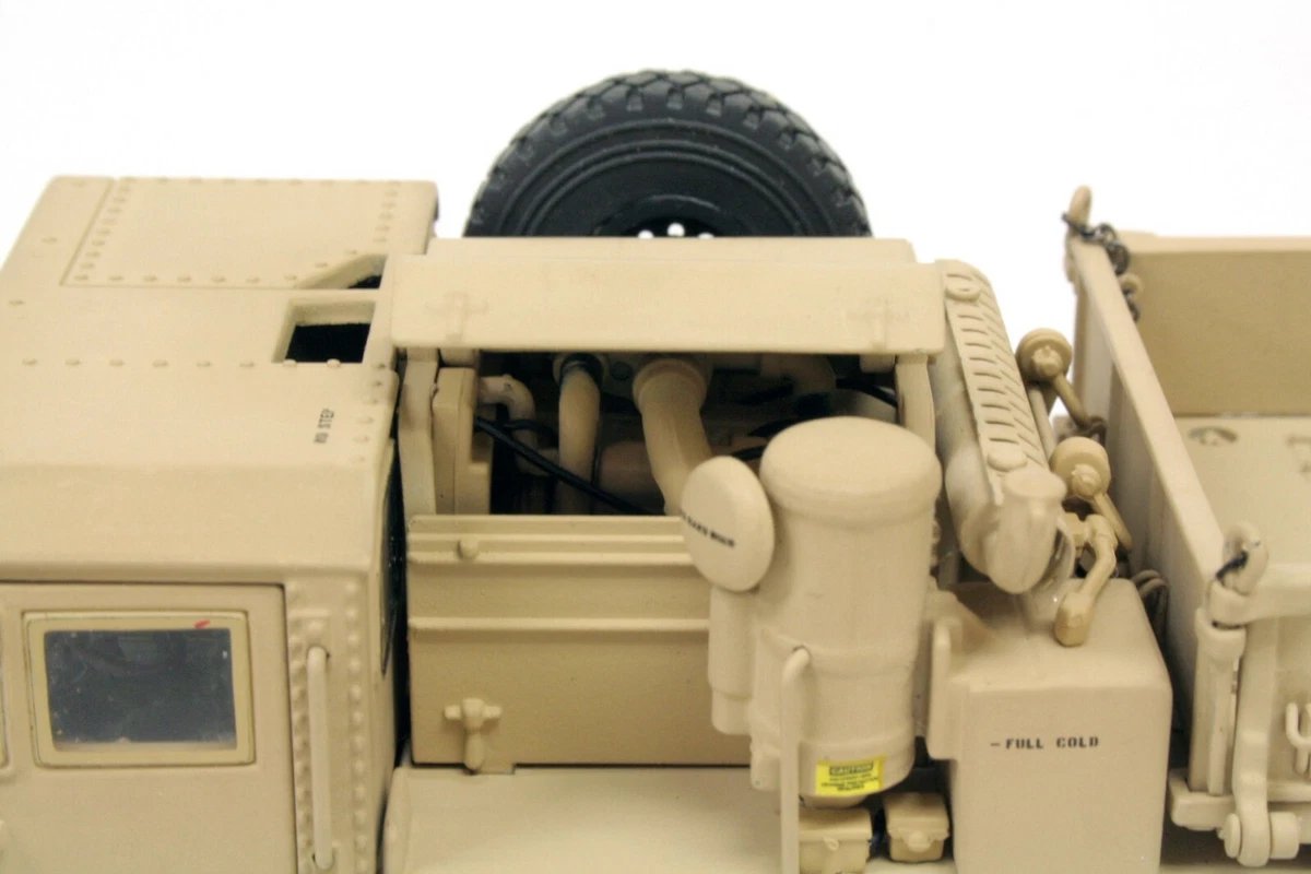 Oshkosh Hemtt M985 Military Cargo Truck - "TAN" - 1/50 - TWH #077-01074 - Image 2