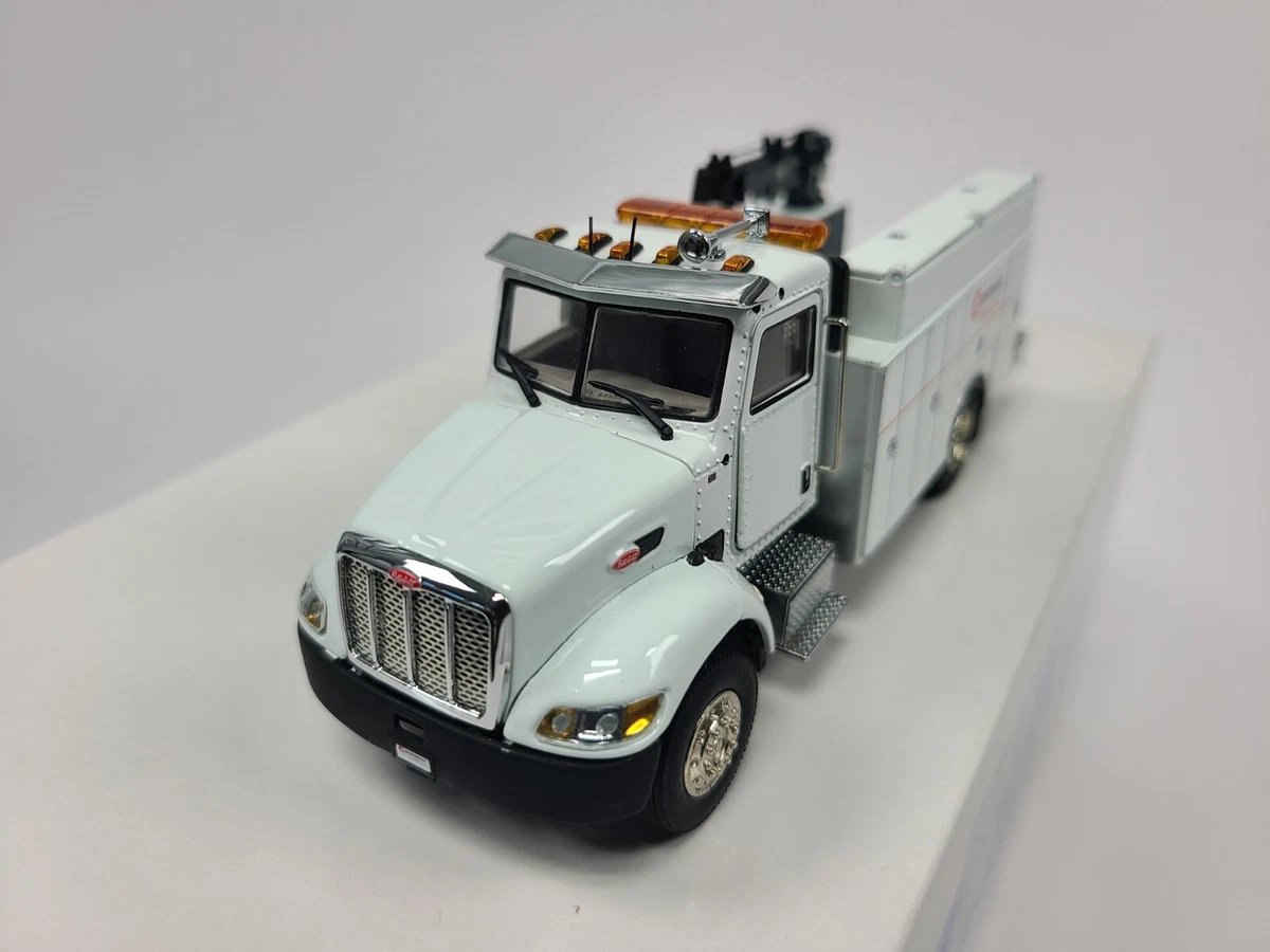 Peterbilt 335 Mechanic Service Truck - Manitowoc - TWH 1:50 Scale #098-01186 New - Image 2