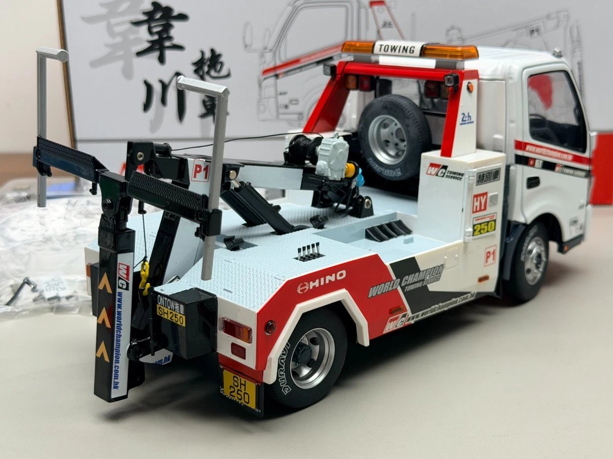 TINY City 1/18 Hino 300 World Champion Tow Truck Diecast Model Car - Image 9
