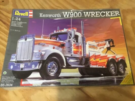 Revell Kenworth W900 Wrecker
