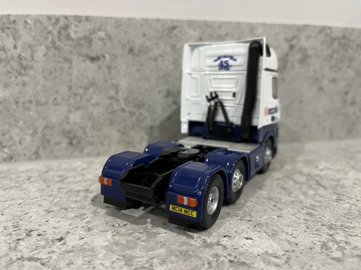 Corgi - Mercedes Benz MP4 & Fridge Trailer - McCulla - CC15805 - 1:50 - Mint/New - Image 3