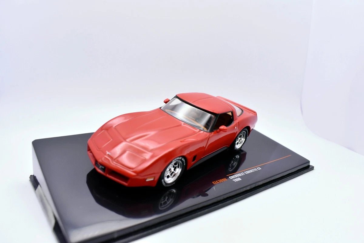 IXO Chevrolet Corvette C3 1980 Diecast Road Car Model 1:43 With Case ixo - Image 4