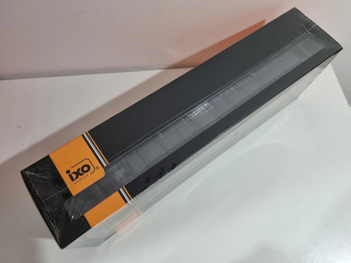 Mid Trailer VOLVO F12 1981 IXO TTR002 Team Lotus JPS Elf 1/43