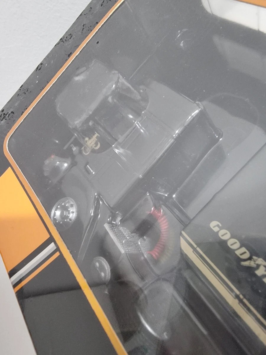 Mid Trailer VOLVO F12 1981 IXO TTR002 Team Lotus JPS Elf 1/43 - Image 5